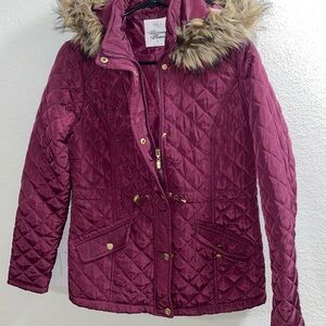 Women's Quilted Jacket with Faux Fur Hood - Burgundy